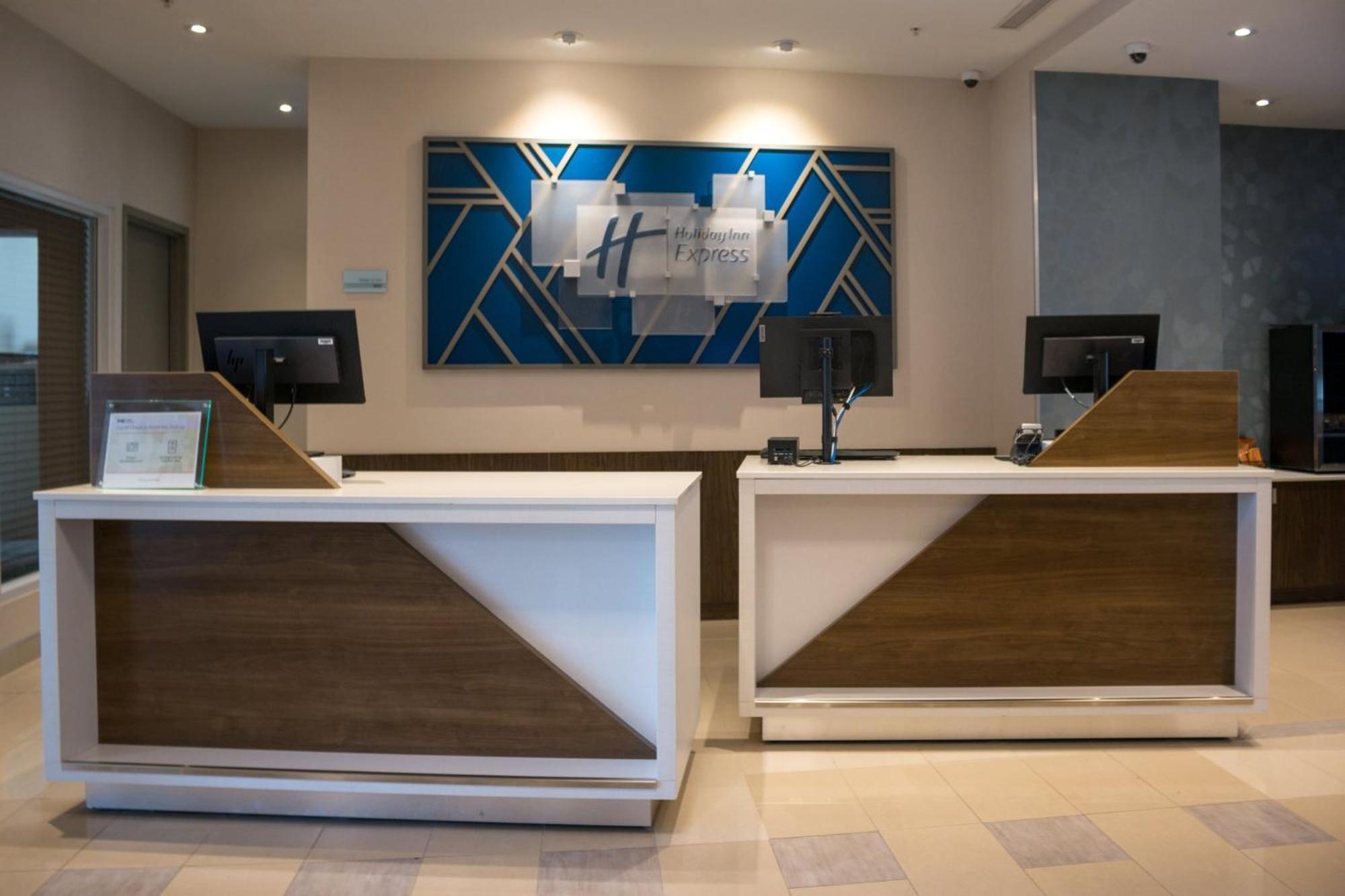 Holiday Inn Express Kingston Central By Ihg Exterior foto