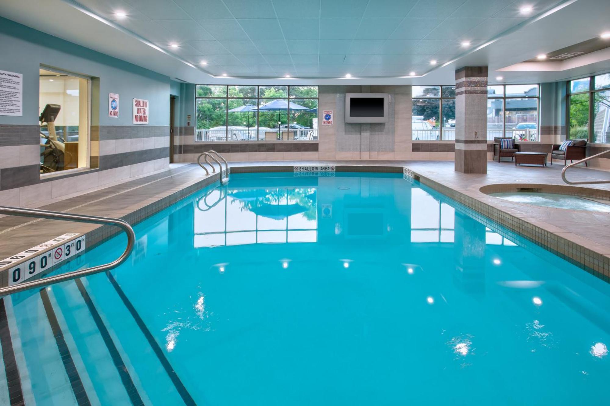 Holiday Inn Express Kingston Central By Ihg Exterior foto