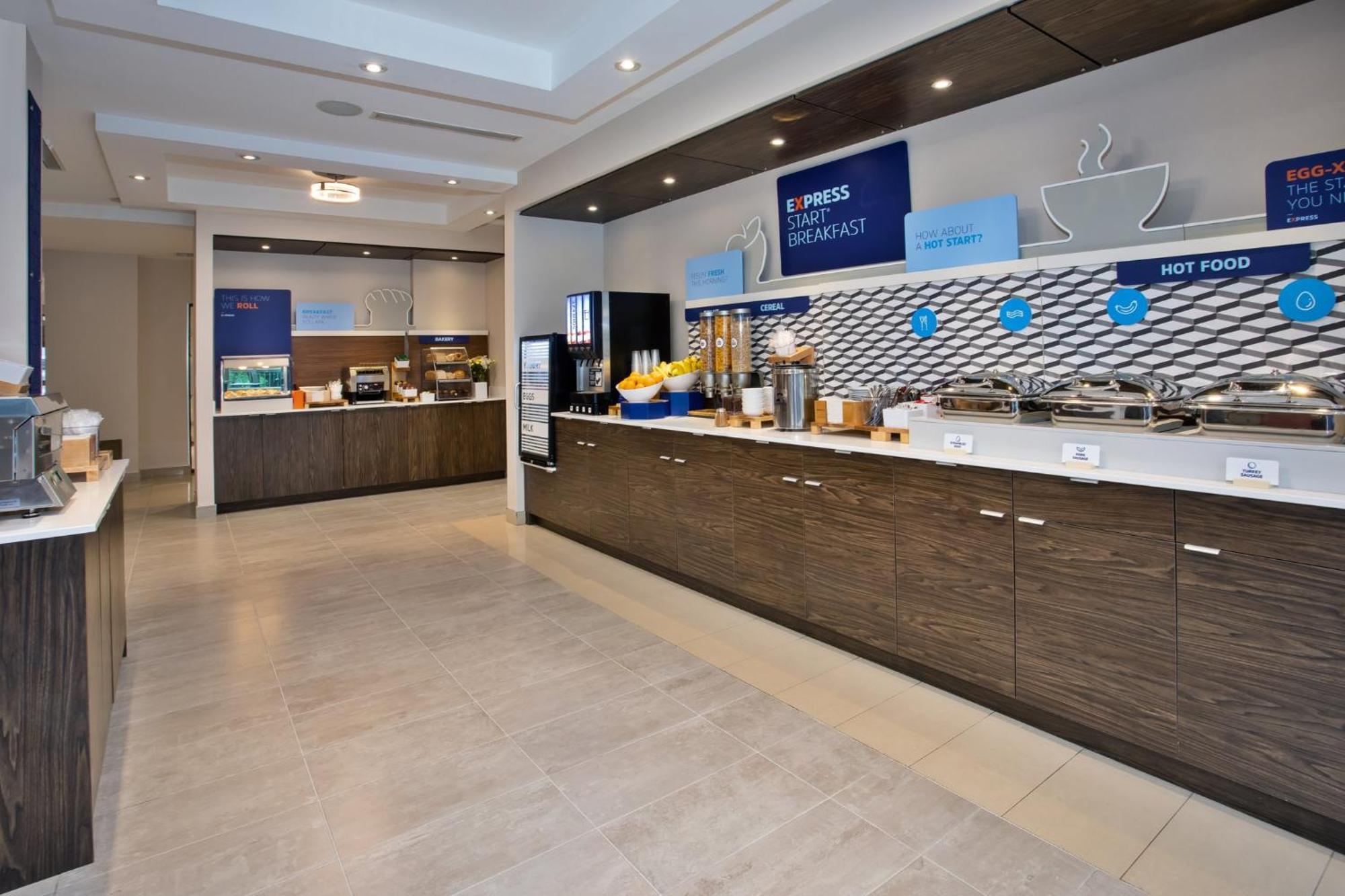 Holiday Inn Express Kingston Central By Ihg Exterior foto